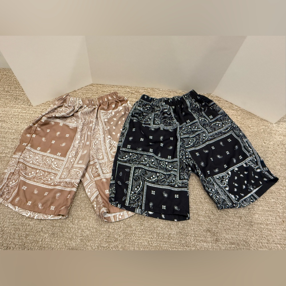 SHEIN Paisley Print Shorts Set in Black and Brown. Boys size 11-12y.